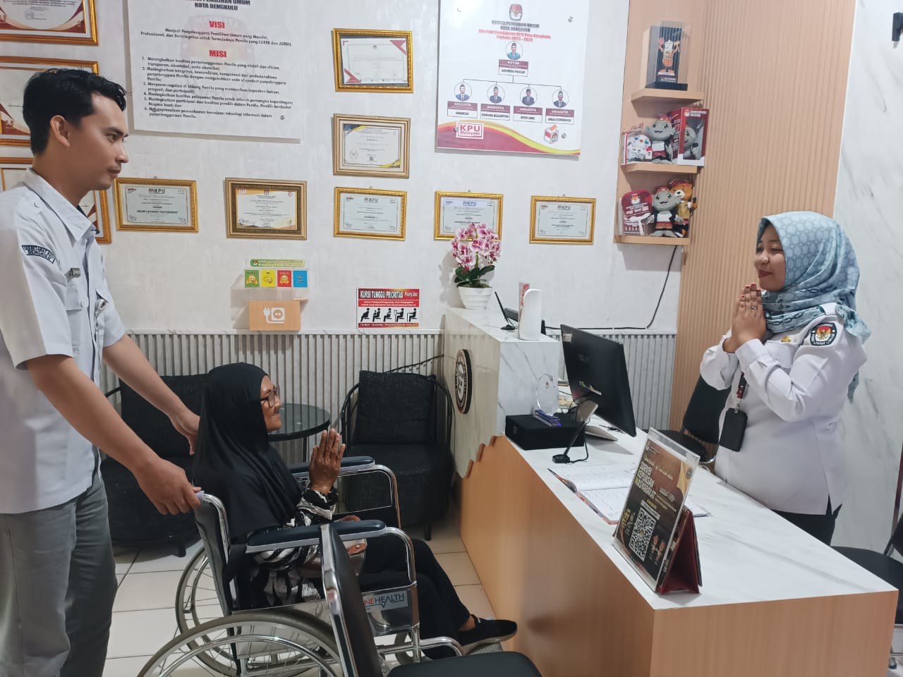 PELAYANAN TERHADAP LANSIA